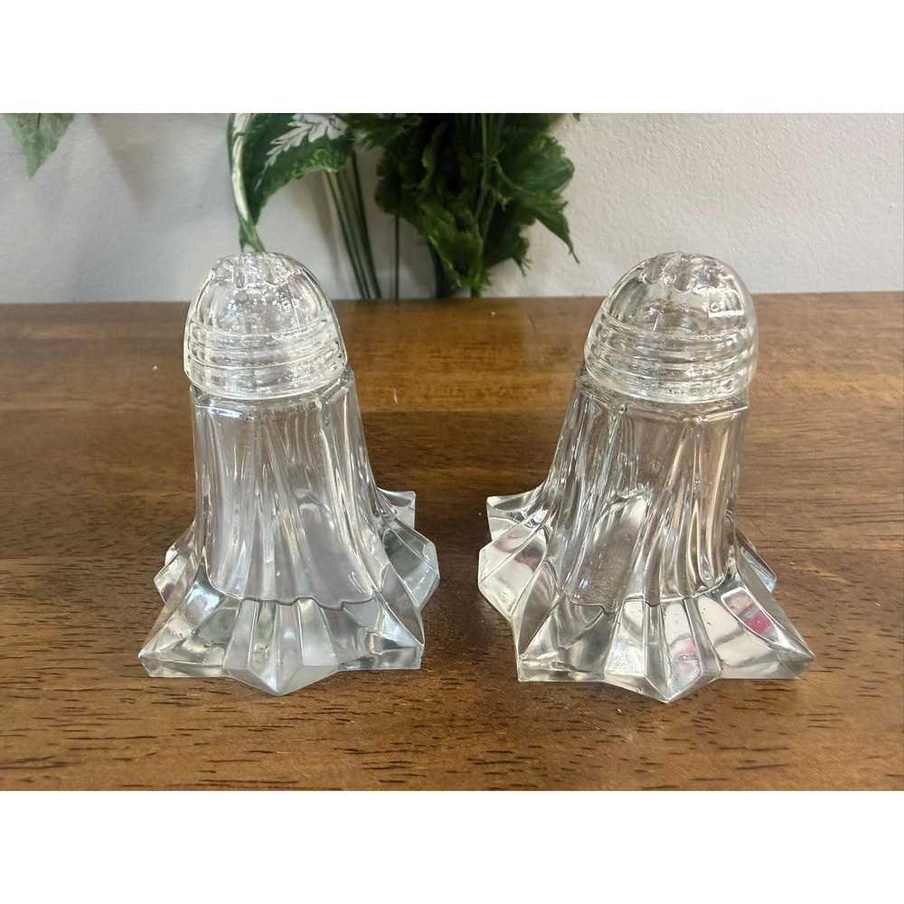 Vintage Art Deco Clear Glass Salt Pepper Shakers Pair Ribbed Star Base Retro